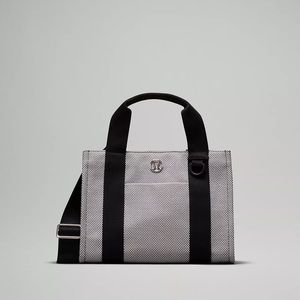 Lululemon Two Tone Canvas Tote Mini Bag ~ 4.5L ~ Anchor/Light Ivory NWT